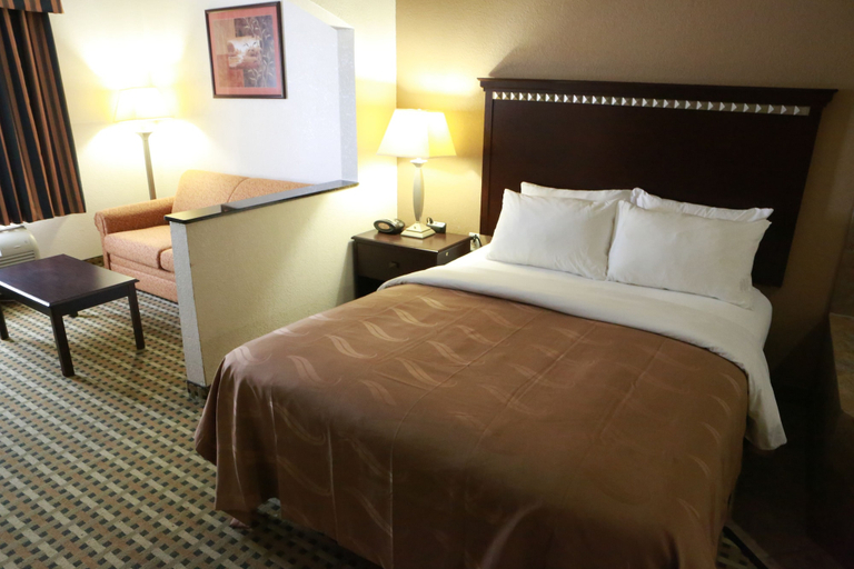 Bedroom 3, Quality Suites Burleson - Ft. Worth, Johnson