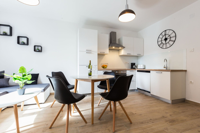 Others 4, Deluxe Apartment near Bridge, Zadar