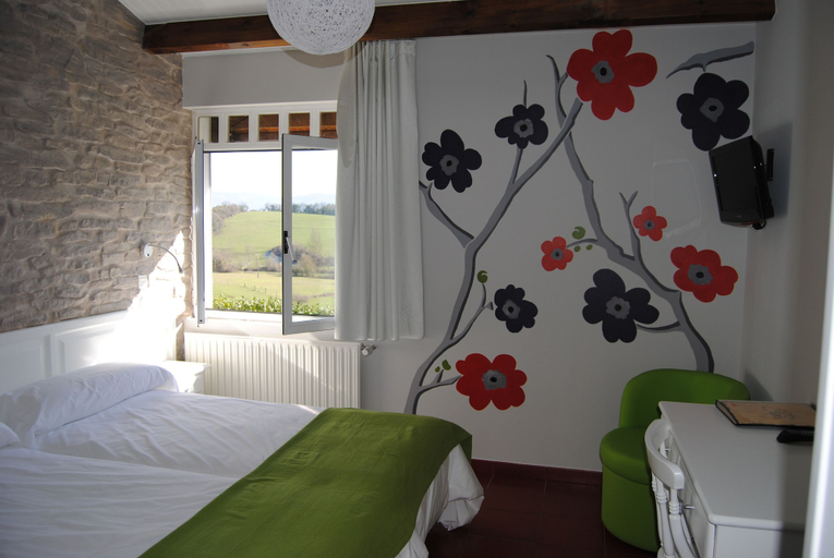 Bedroom 3, Izalde, Álava
