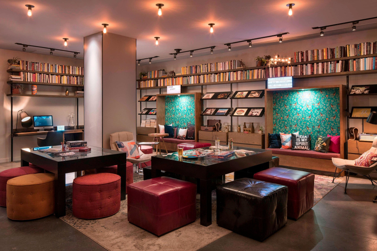 Food & Drinks 5, Moxy Chicago Downtown, Cook
