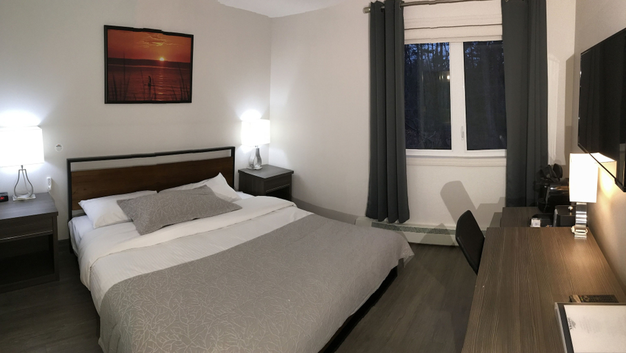 Bedroom 3, Amber Hotel, Lambton