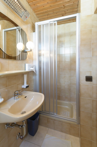 Bathroom 3, Hotel Tautermann, Innsbruck