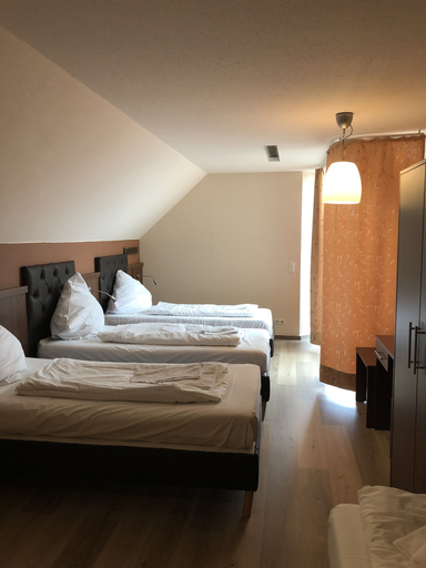 Bedroom 3, Hotel & Restaurant Poseidon, Bayreuth