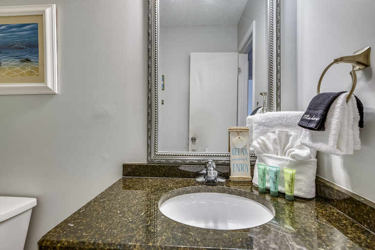 Bathroom 3, Feeling Tip'Sea by Book That Condo, Bay