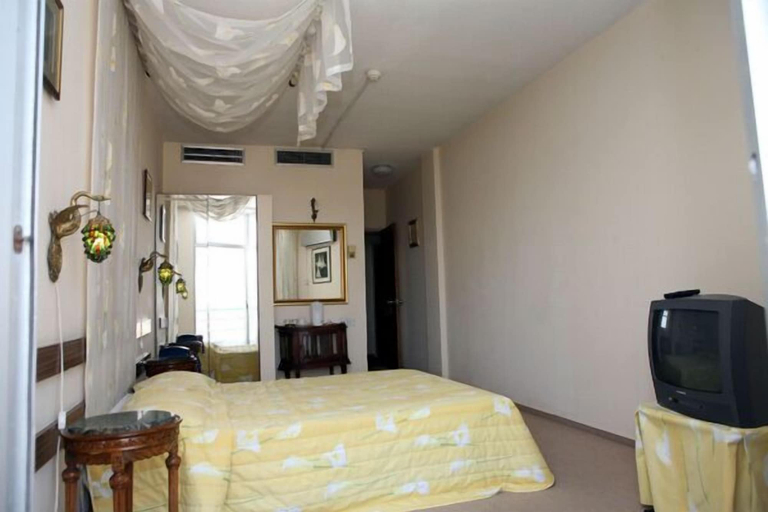 Bedroom 4, Sylva Hotel