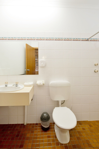 Bathroom 4, Kangaroo Island Seaside Inn, Kangaroo Island