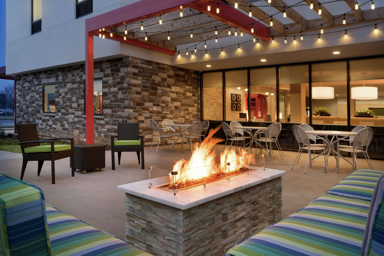Food & Drinks 5, Home2 Suites by Hilton Leavenworth Downtown, Leavenworth