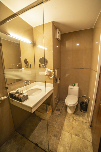 Bathroom 4, Hotel JSR Continental, Dehradun