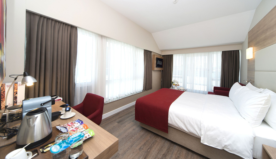 Bedroom 4, Ramada Encore by Wyndham Istanbul Kartal, Pendik