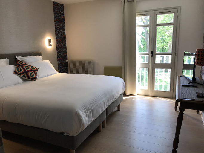 Bedroom 3, Hôtel Restaurant Gastronomique La Huchette, Ain