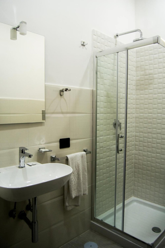 Bathroom 5, Civico7, Napoli