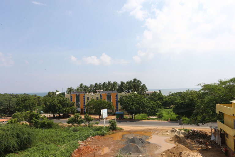 Others 5, Hotel Du Palais, Viluppuram