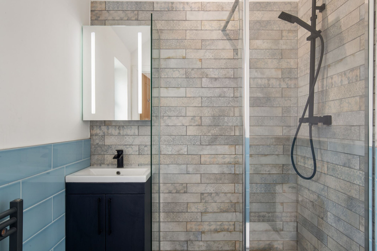 Bathroom 4, Pine Cottage, Pembrokeshire