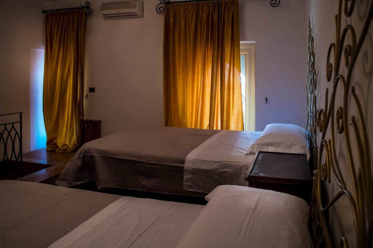 Bedroom 5, Villa Durante, Napoli