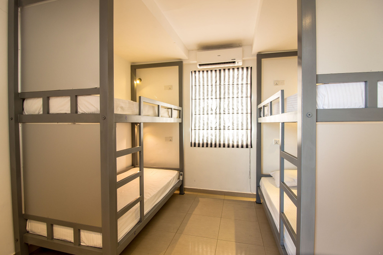 Bedroom 4, Clock Inn Colombo, Thimbirigasyaya