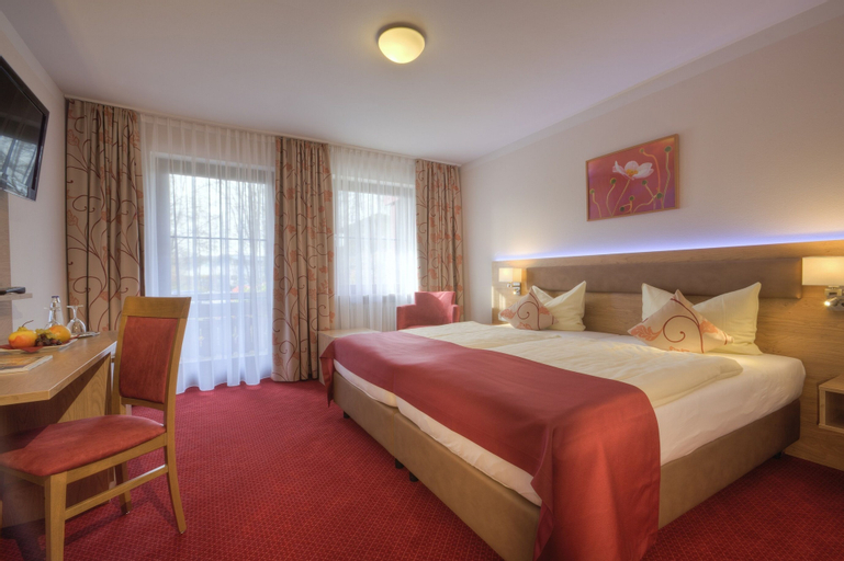 Bedroom 3, Ströbinger Hof - Therme Wellness Resort, Rosenheim