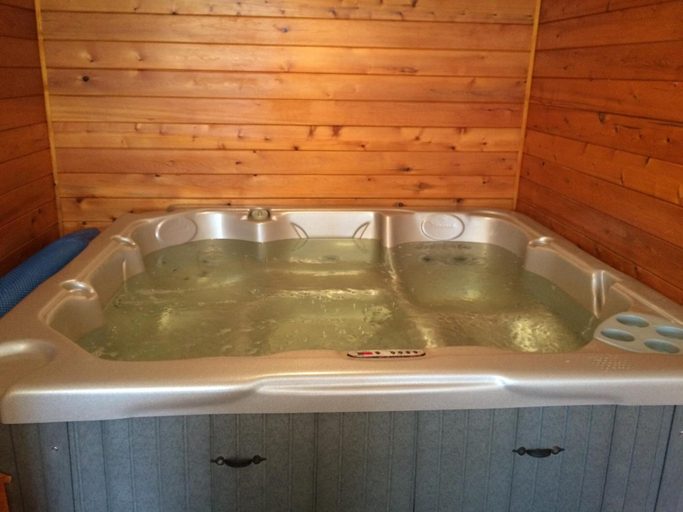 Bathroom 4, Merrill Farm Resort, Carroll
