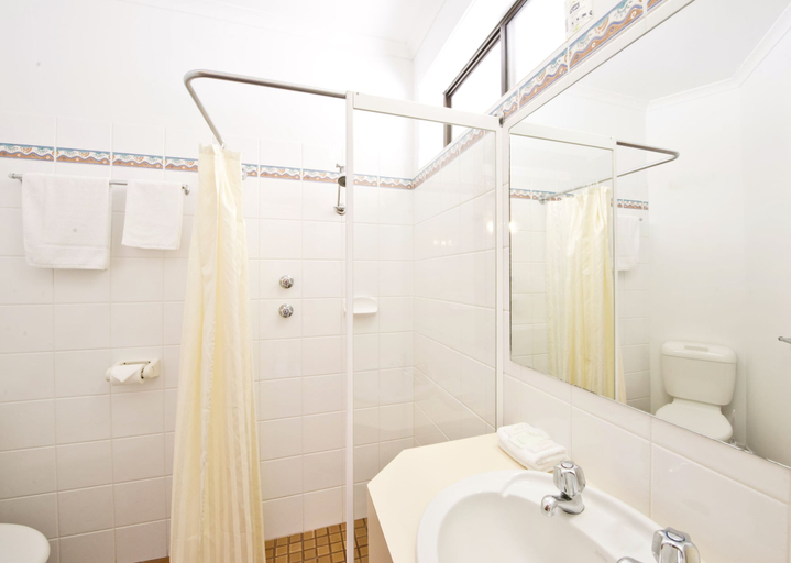 Bathroom 4, Kangaroo Island Seaside Inn, Kangaroo Island
