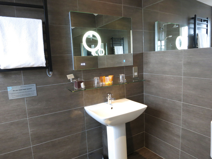 Bathroom 3, The Studley Hotel, North Yorkshire