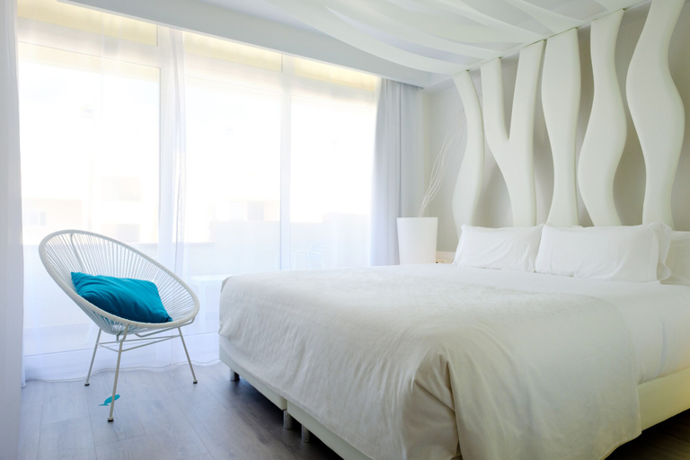 Bedroom 4, Apartamentos Portu Saler, Baleares