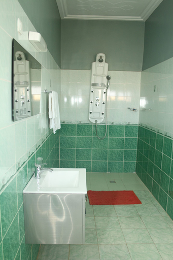 Bathroom 4, Welcome Lodge, Kadiogo