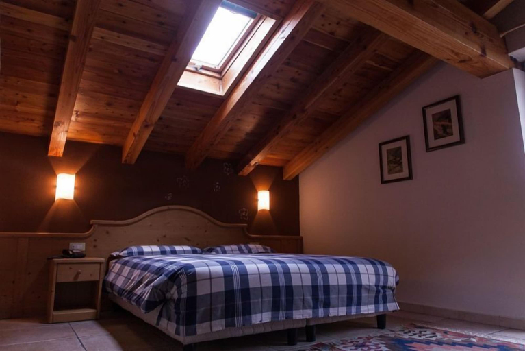 Bedroom 2, Residence Les Fleurs, Aosta