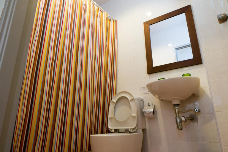 Bathroom 4, Bt Inn Patong, Phuket Island