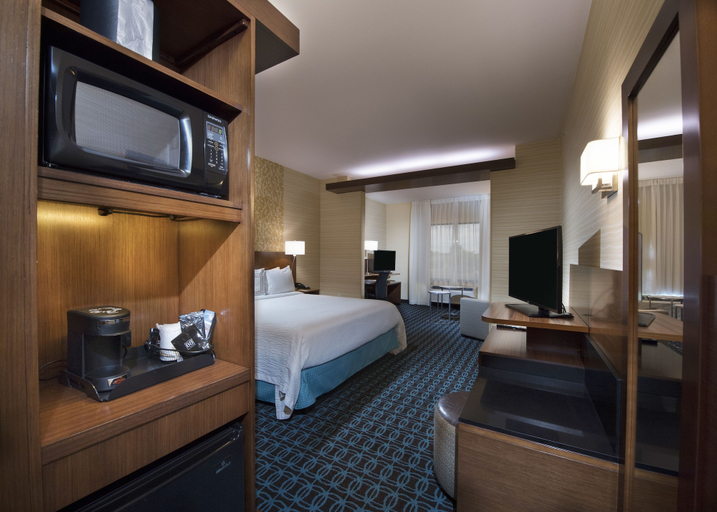 Bedroom 4, Fairfield Inn & Suites by Marriott Houston Pasadena, Houston