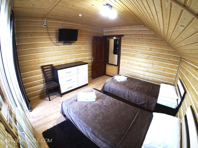 Bedroom 2, Charda Hotel, Iaremchans'ka