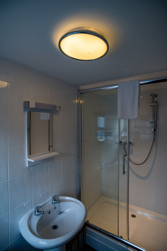 Bathroom 3, The Brewers Inn, Cambridgeshire