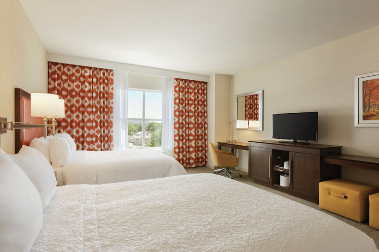 Bedroom 3, Hampton Inn St. Albans, Franklin