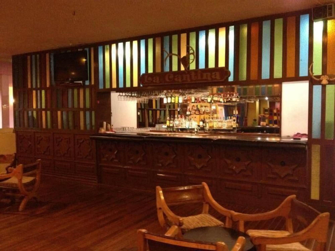 Food & Drinks 5, The Halfwaiy Inn, Ensenada