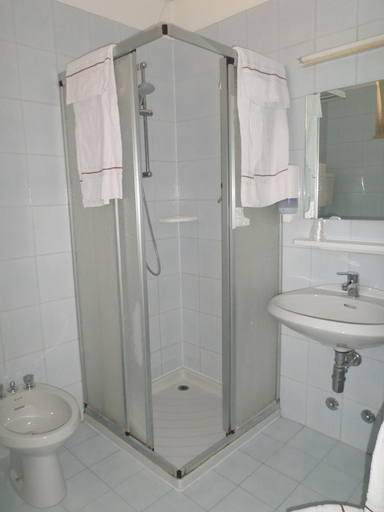 Bathroom, Hotel Capinera, Verona