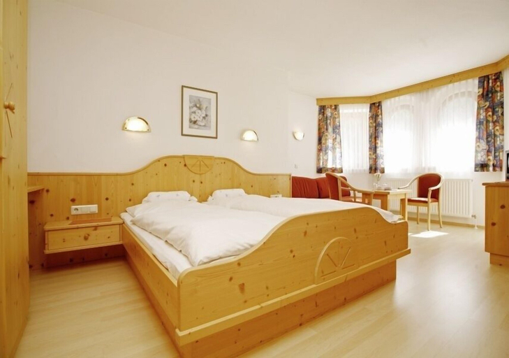 Bedroom 2, Landhotel Kirchdach, Innsbruck Land
