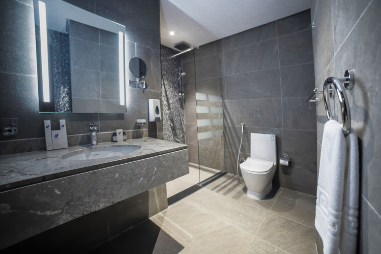 Bathroom 5, SwissBlue Hotel Jeddah, Jeddah
