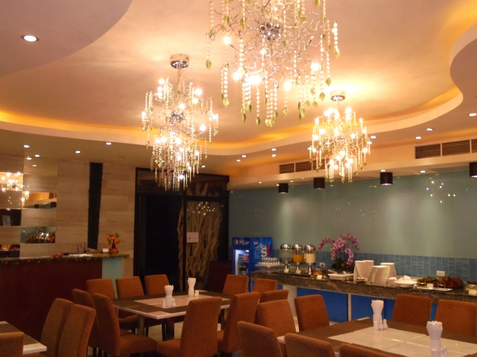 Food & Drinks 5, D Day Resotel Pattaya, Pattaya