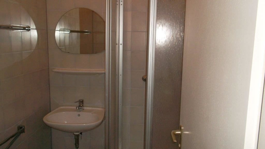 Bathroom, Domäne-Badetz, Anhalt-Bitterfeld