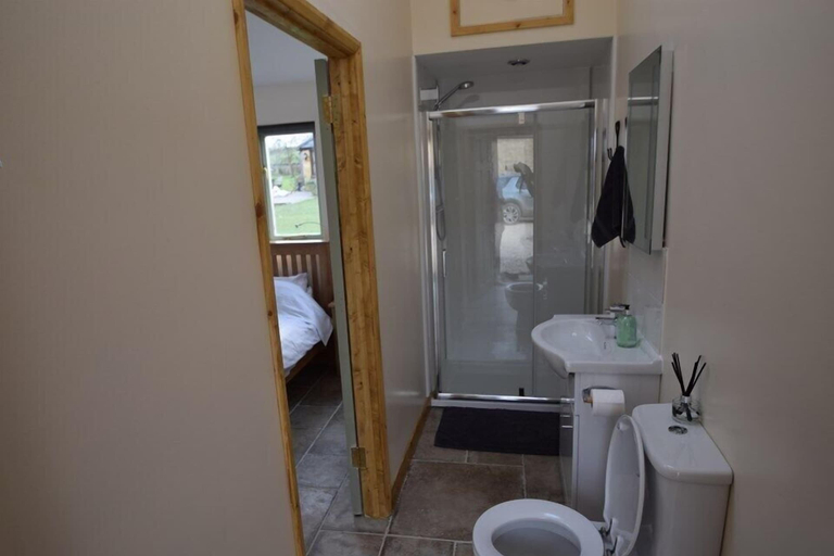 Bathroom 3, Mill Cottage B&B, Gloucestershire