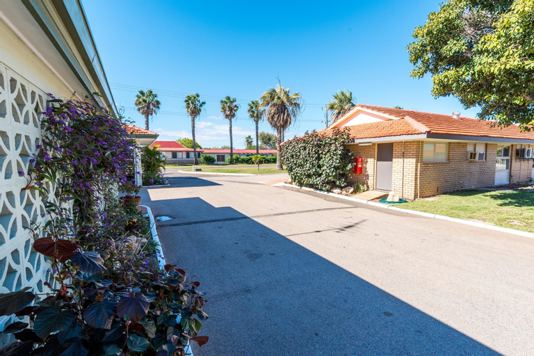 Exterior & Views 2, Hospitality Carnarvon, SureStay Collection by Best Western, Carnarvon