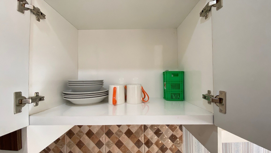 Bathroom 3, Lower Floor And Simply Modern 2Br Apartment At The Jarrdin Cihampelas, Bandung
