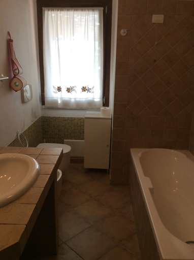 Bathroom, La Valle Dei Corbezzoli, Sassari