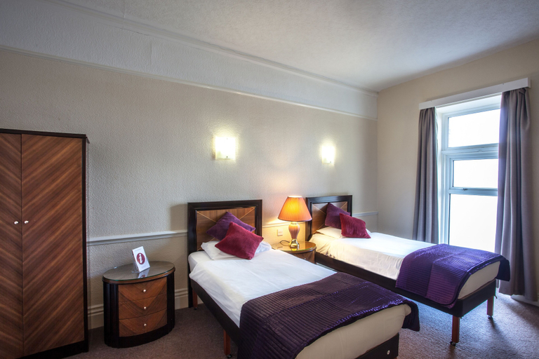 Bedroom 2, The Metropole Hotel, Blackpool