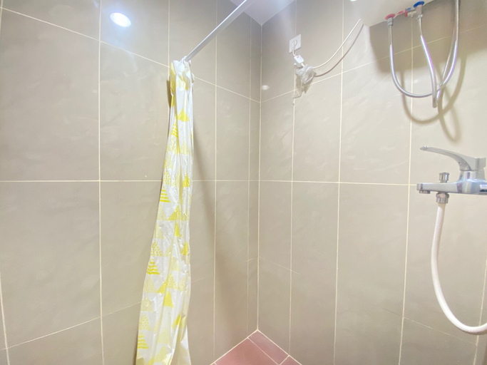 Bathroom 2, Spacious Studio at Taman Melati Jatinangor Apartment near UNPAD, Sumedang