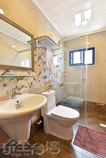 Bathroom 3, Three Days and Two Nights B&B, Penghu