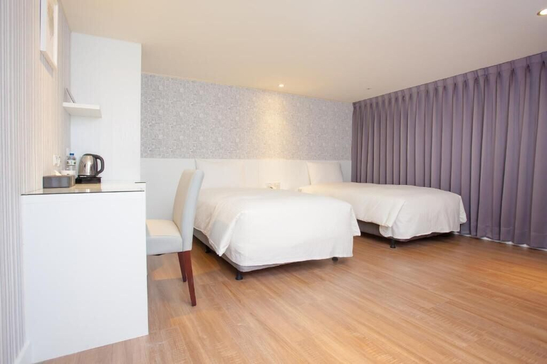 Bedroom 2, Golden Pacific Hotel- Taichung, Taichung