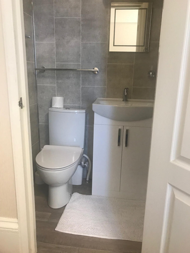 Bathroom 3, Atlantis, Torbay