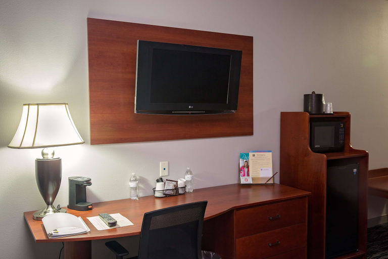 Bedroom 3, Parke Regency Hotel & Conf Ctr, BW Signature Collection, McLean