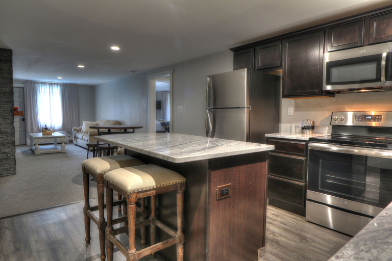 Others 5, River Edge Inn, Sevier