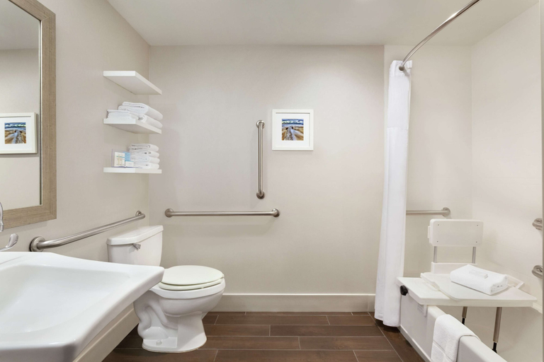 Bathroom 4, Hampton Inn Lawrence, Douglas