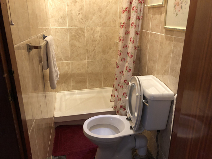 Bathroom 4, Castle Walk B&B, Stirling
